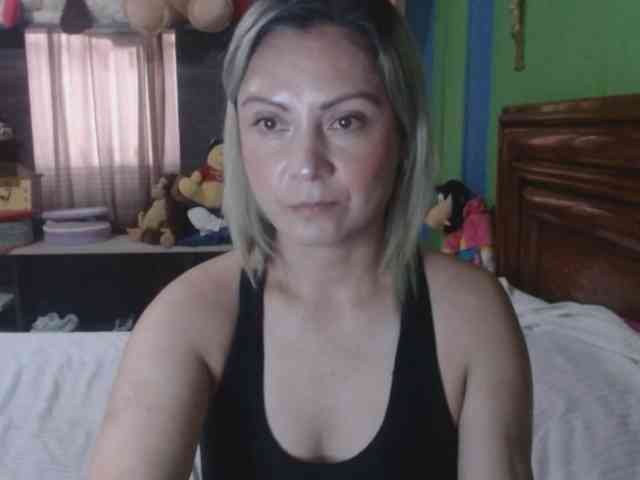 Charlizetheron1 webcam