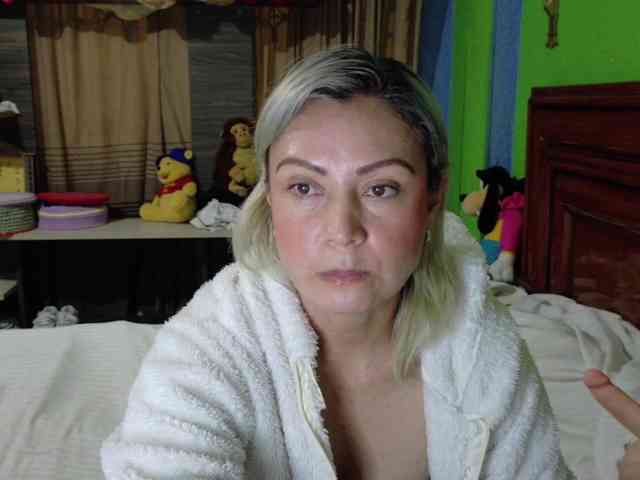 Charlizetheron1 webcam