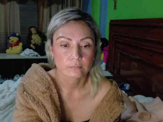 Charlizetheron1 webcam