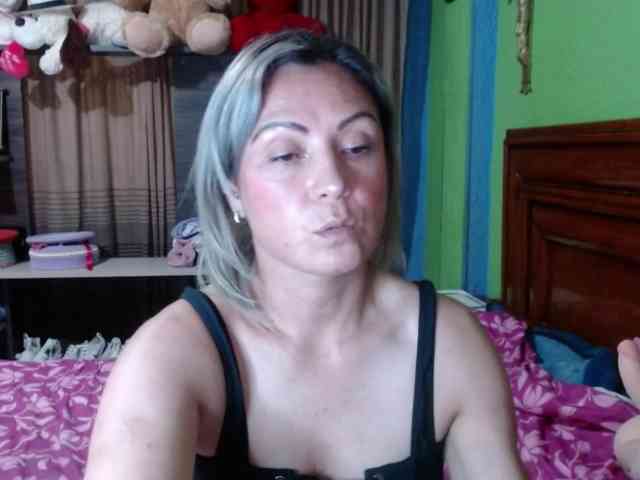 Charlizetheron1 webcam