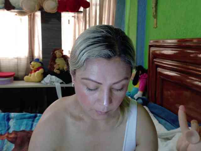 Charlizetheron1 webcam