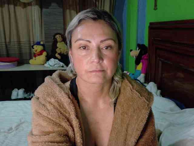 Charlizetheron1 webcam