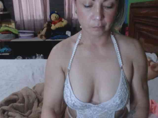 Charlizetheron1 webcam