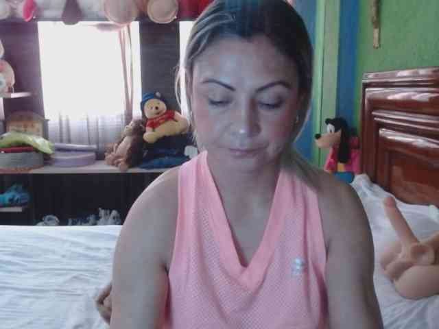 Charlizetheron1 webcam