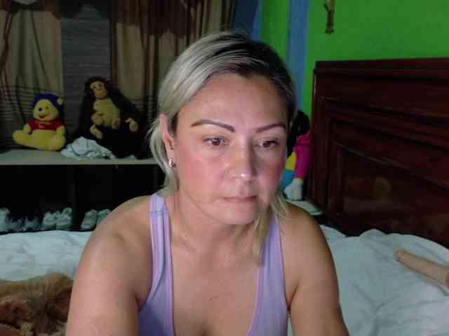 Charlizetheron1 webcam