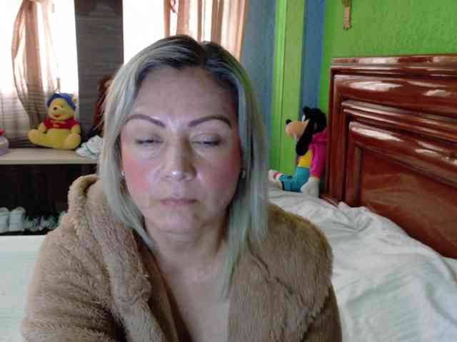 Charlizetheron1 webcam