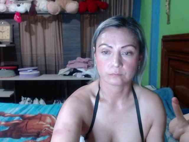 Charlizetheron1 webcam