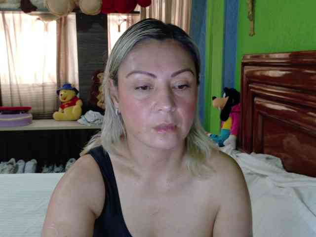 Charlizetheron1 webcam