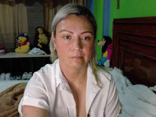 Charlizetheron1 webcam