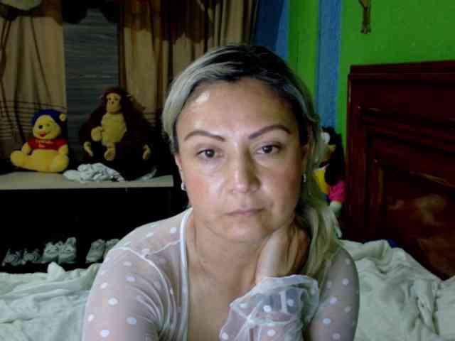 Charlizetheron1 webcam