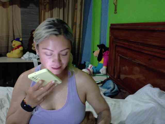 Charlizetheron1 webcam