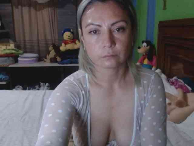 Charlizetheron1 webcam