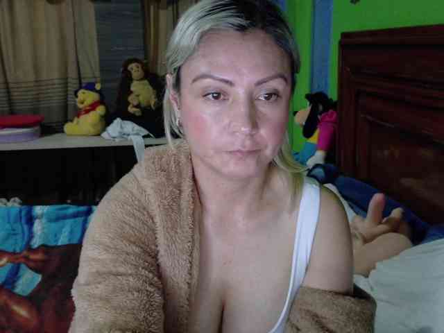 Charlizetheron1 webcam