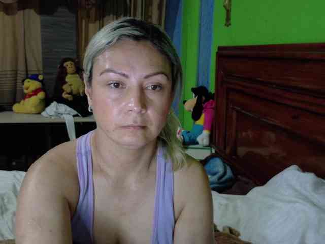 Charlizetheron1 webcam