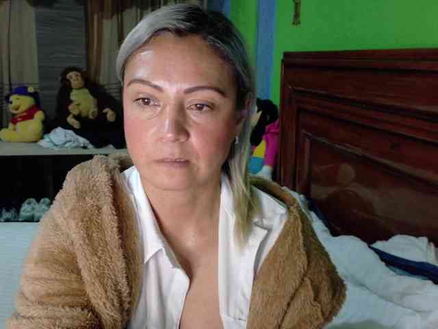 Charlizetheron1 webcam