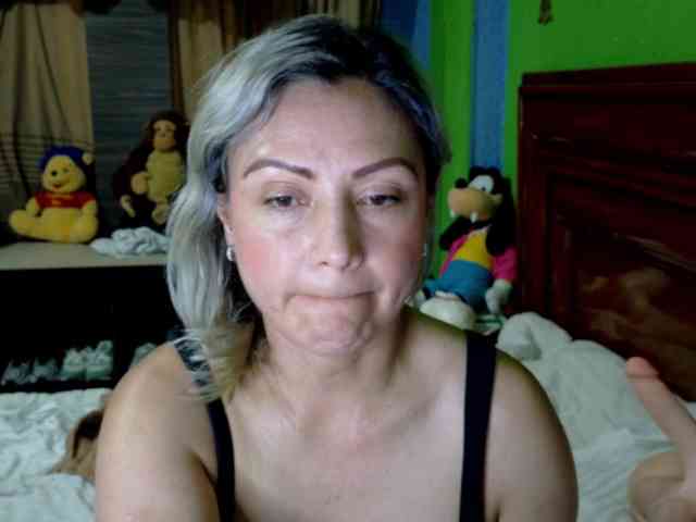 Charlizetheron1 webcam