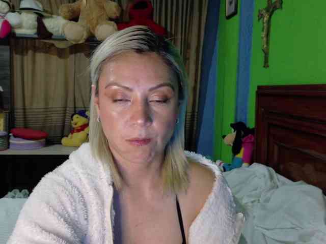 Charlizetheron1 webcam