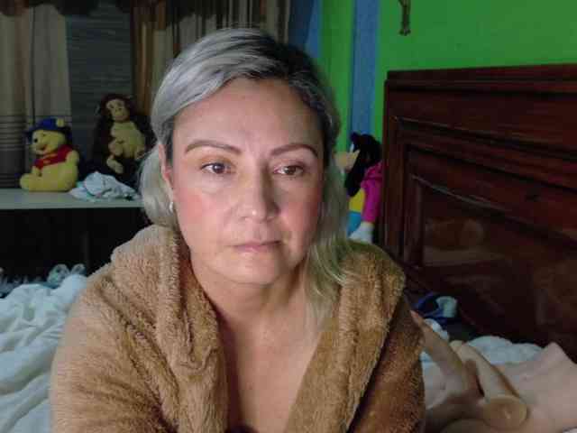 Charlizetheron1 webcam