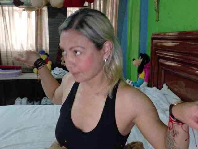 Charlizetheron1 webcam