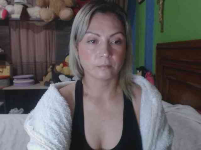 Charlizetheron1 webcam