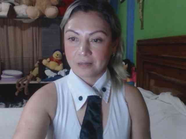 Charlizetheron1 webcam