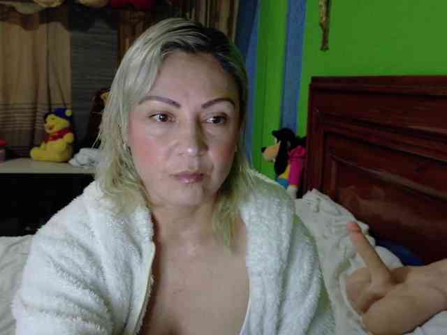 Charlizetheron1 webcam