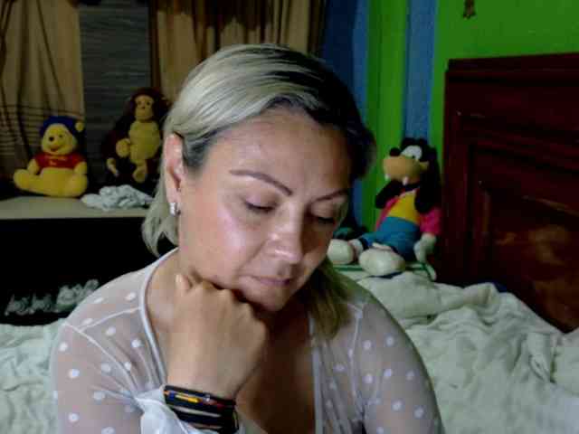 Charlizetheron1 webcam