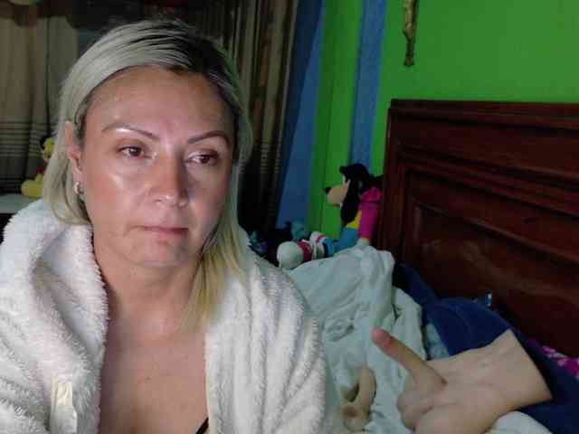 Charlizetheron1 webcam