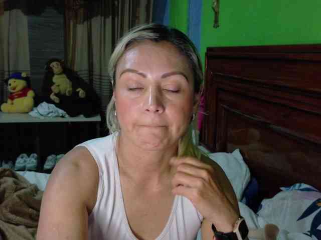 Charlizetheron1 webcam