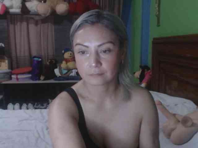 Charlizetheron1 webcam