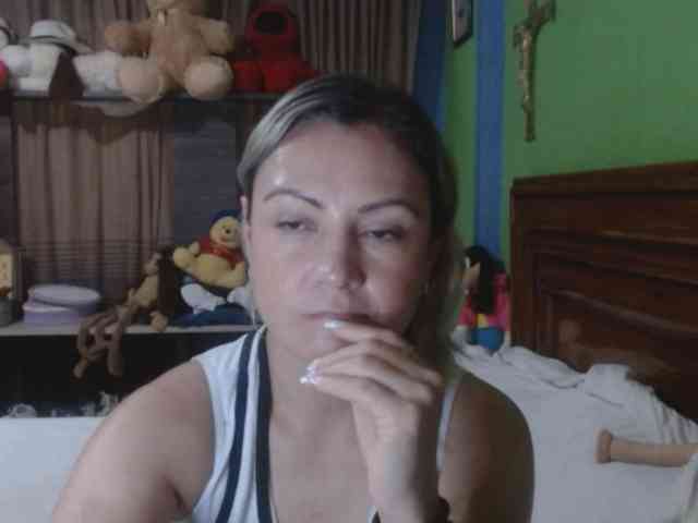 Charlizetheron1 webcam