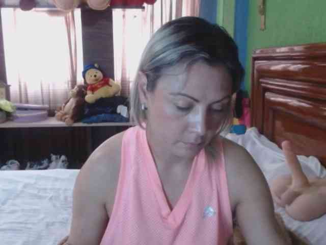 Charlizetheron1 webcam