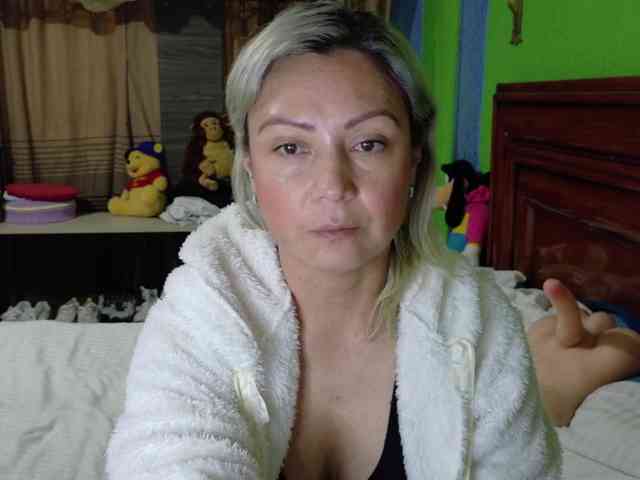 Charlizetheron1 webcam