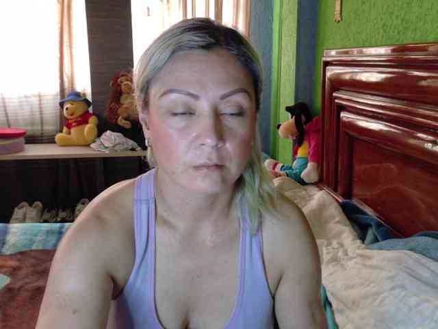 Charlizetheron1 webcam