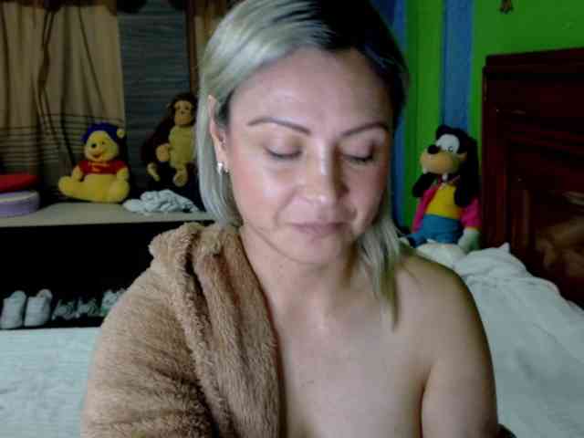 Charlizetheron1 webcam