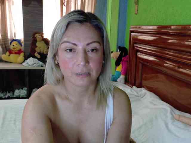 Charlizetheron1 webcam