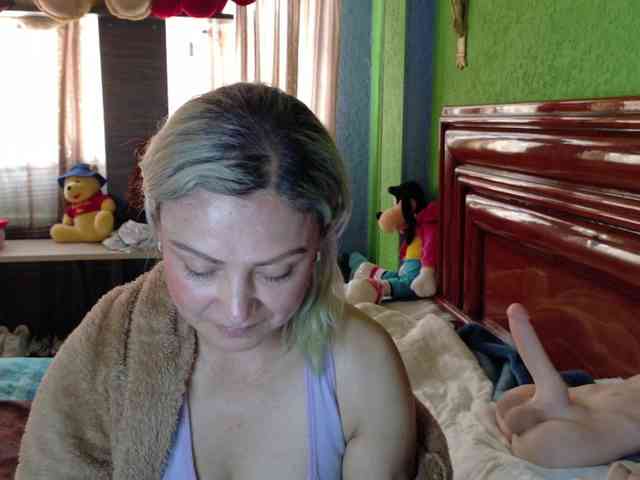 Charlizetheron1 webcam