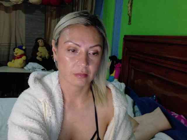 Charlizetheron1 webcam