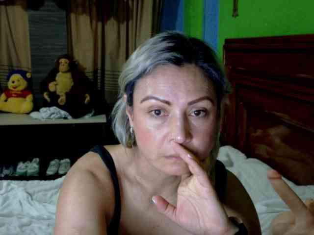 Charlizetheron1 webcam