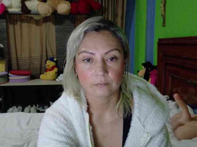 Charlizetheron1 webcam