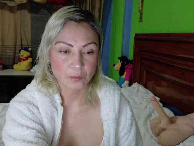 Charlizetheron1 webcam