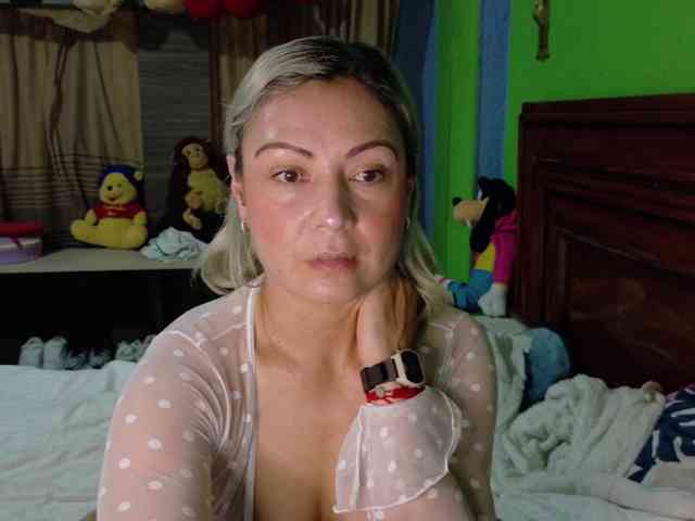 Charlizetheron1 Live Webcam on BongaCams