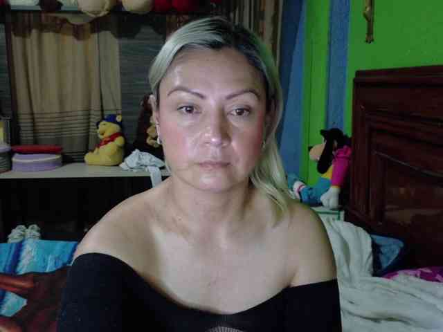 Charlizetheron1 webcam