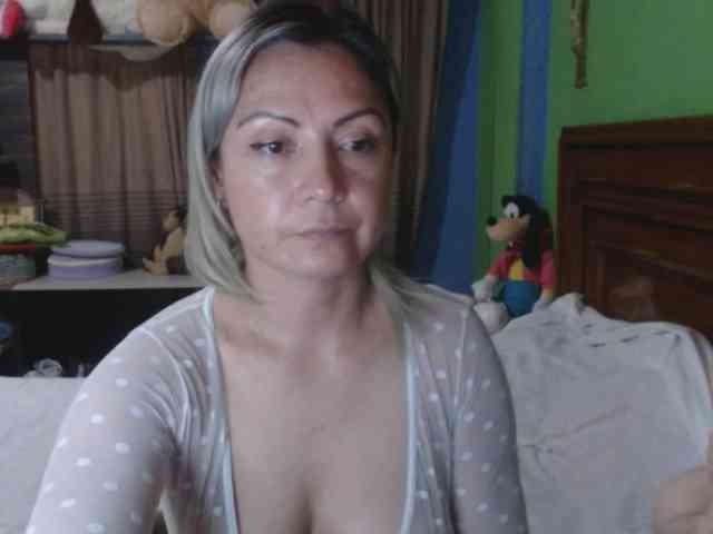 Charlizetheron1 webcam