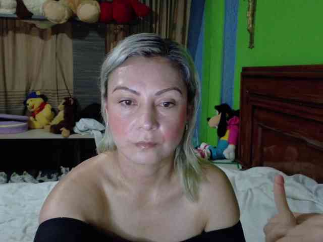 Charlizetheron1 webcam