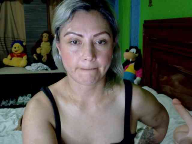 Charlizetheron1 webcam