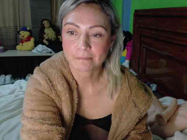 Charlizetheron1 webcam