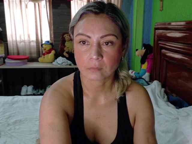 Charlizetheron1 webcam