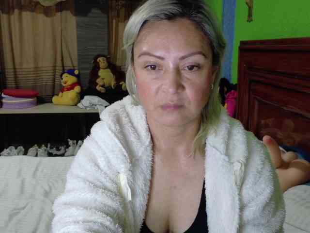 Charlizetheron1 webcam