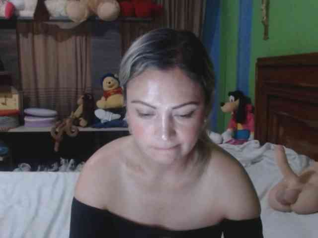 Charlizetheron1 webcam